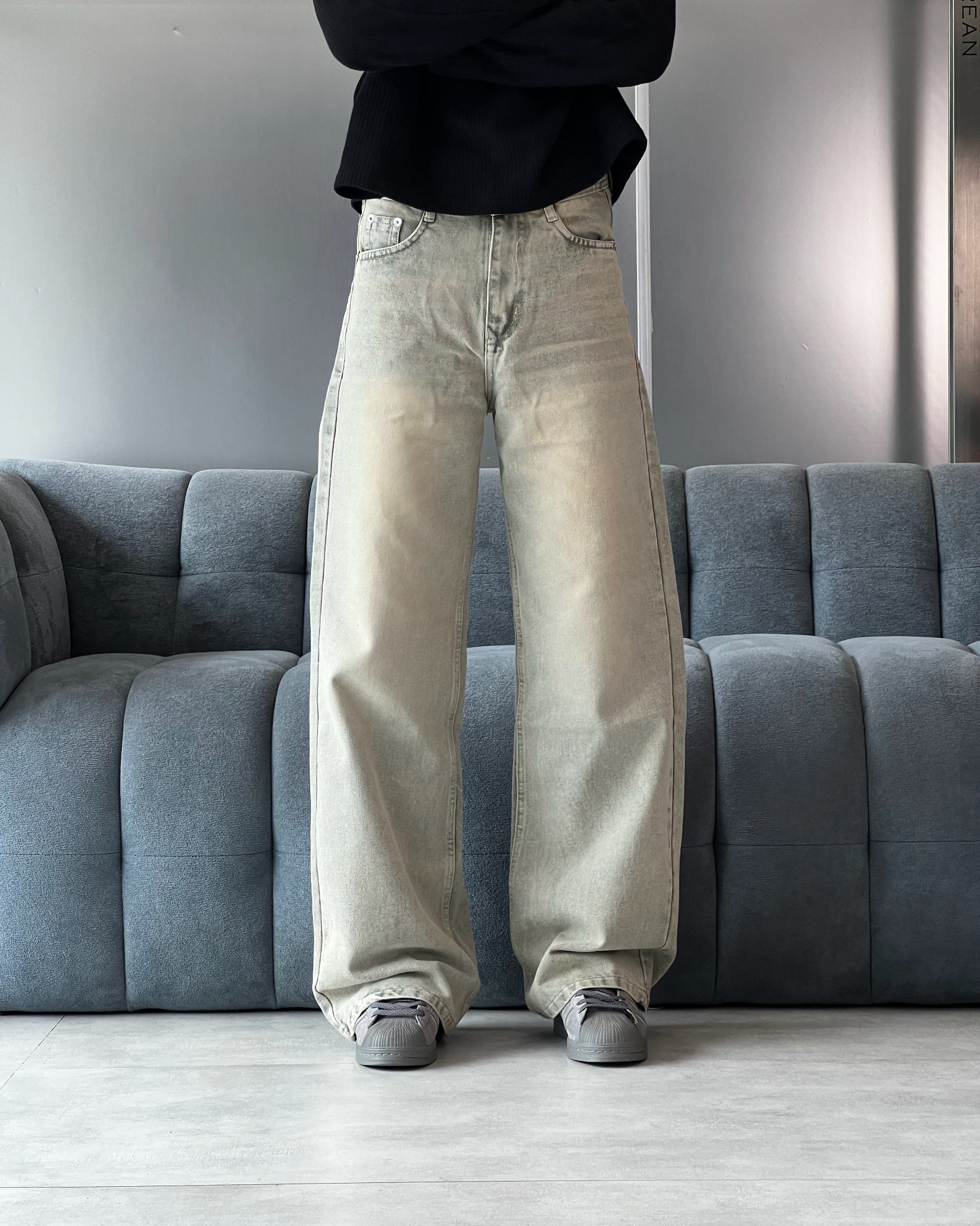 Light Wash Wide Leg Jeans